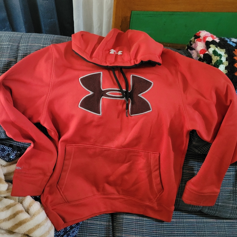 Under Armour sweatshirt